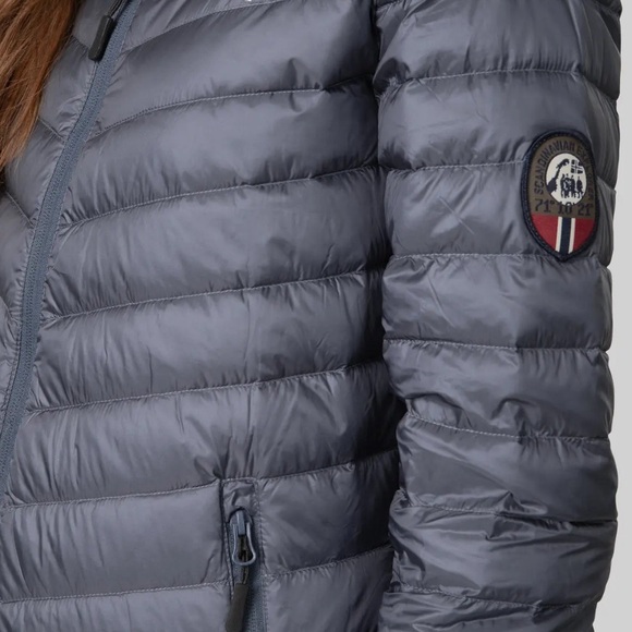 Scandinavian Explorer Down Coat, size M - Picture 11 of 12